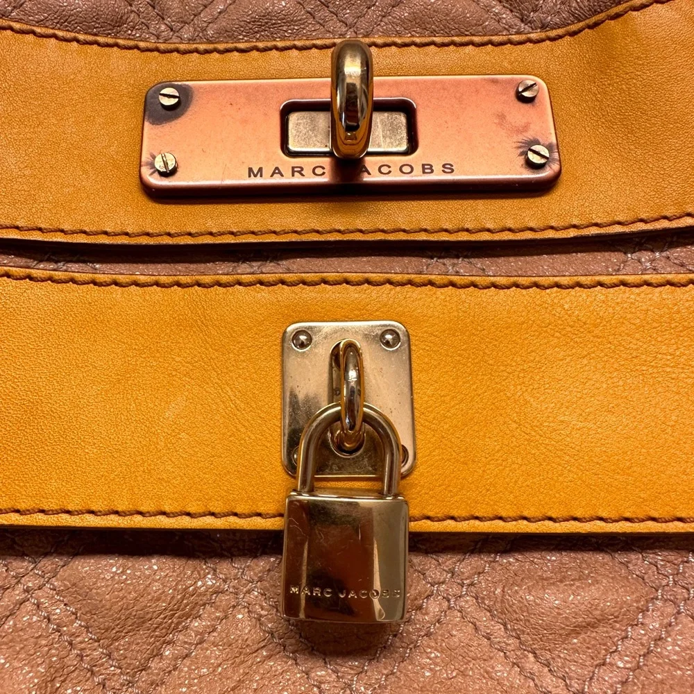 Marc Jacobs tan and gold quilted leather clutch - Picture 5 of 14
